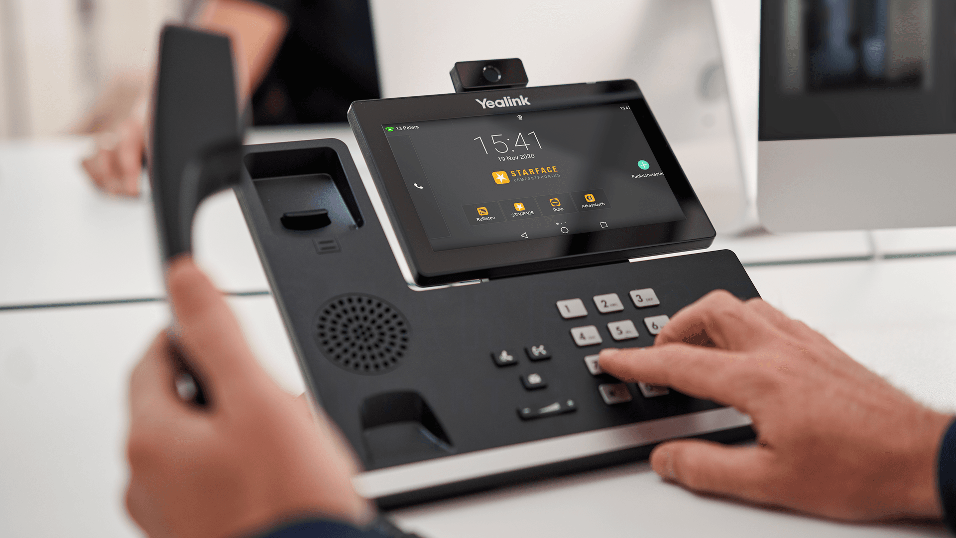 Yealink Tischtelefon mit STARFACE Oberfläche
